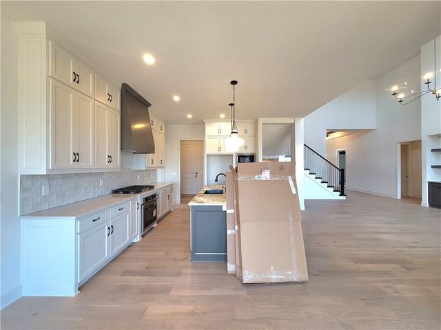 18221 Oakmont Street, Overland Park, KS 66013