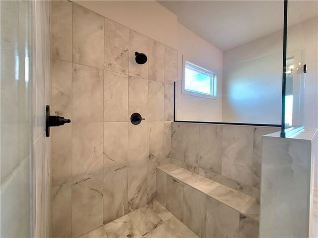 18221 Oakmont Street, Overland Park, KS 66013