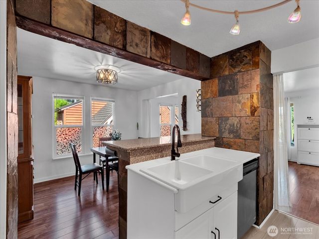 1719 Gregory Way, Bremerton, WA 98337