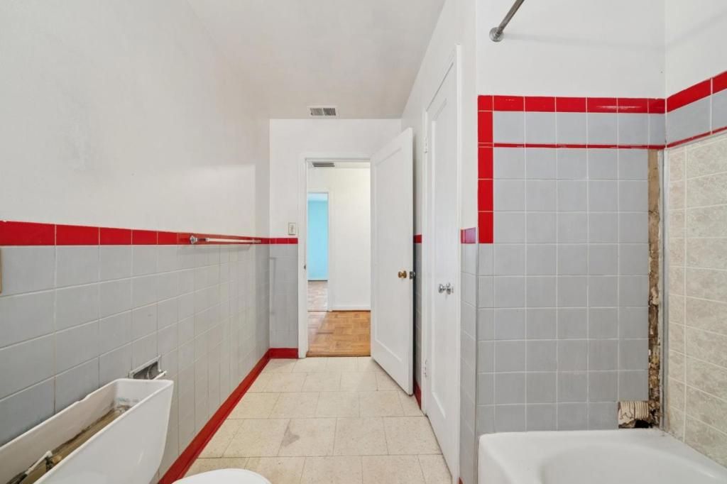 Image 30 of property listing at 986 Bryant, Sunnyvale, CA 94087