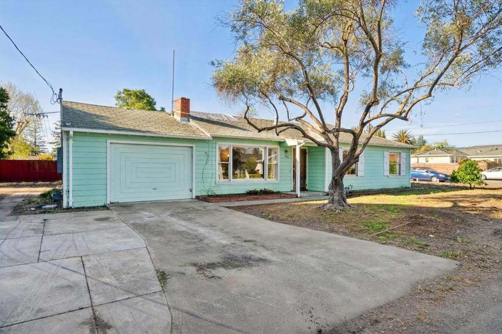 Image 5 of property listing at 986 Bryant, Sunnyvale, CA 94087