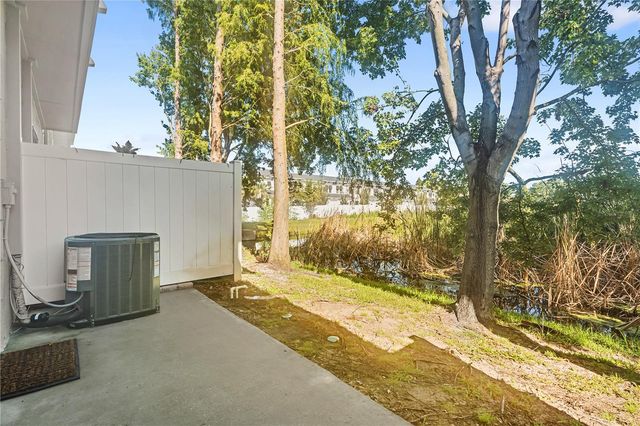 8719 TURNSTONE HAVEN PLACE, Tampa, FL 33619