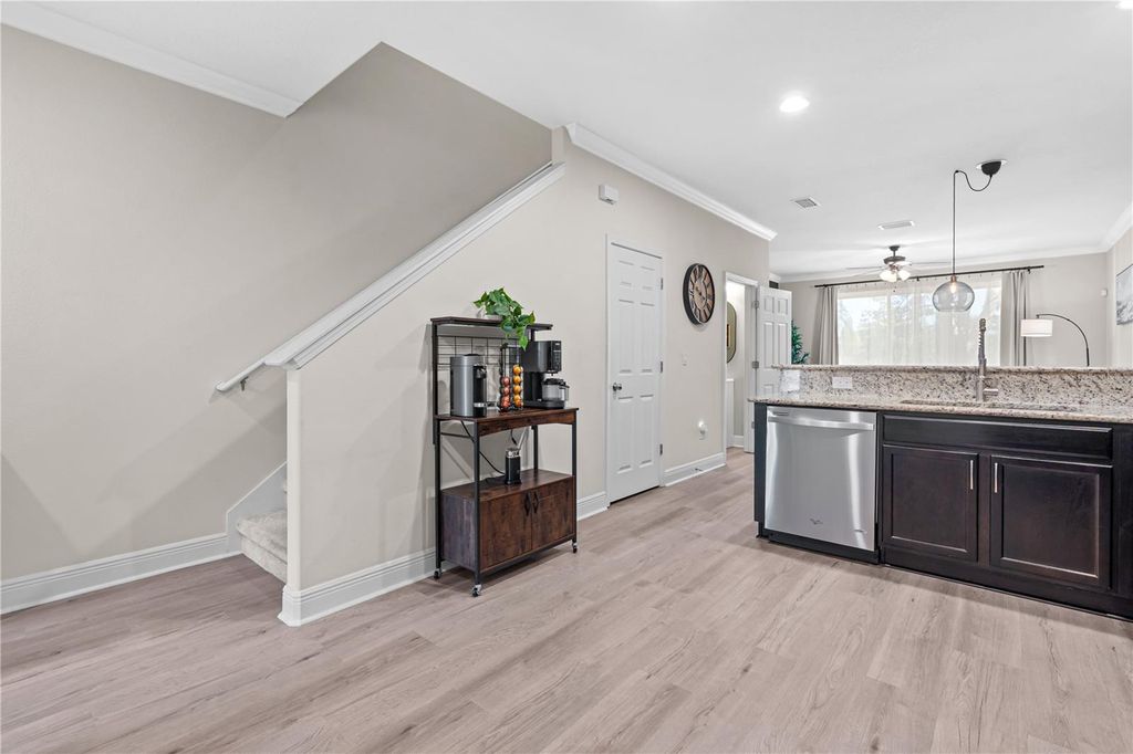 Image 12 of property listing at 8719 TURNSTONE HAVEN PLACE, Tampa, FL 33619