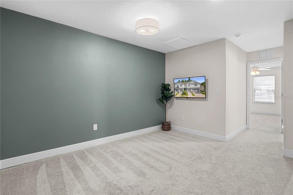 Image 27 of property listing at 8719 TURNSTONE HAVEN PLACE, Tampa, FL 33619