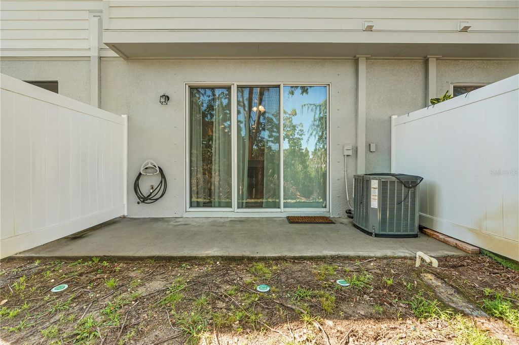 Image 41 of property listing at 8719 TURNSTONE HAVEN PLACE, Tampa, FL 33619