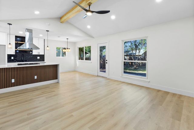 1204 Dunstan DR, Austin, TX 78745