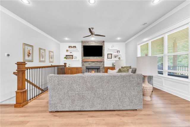 107 NW Highland Road, Bentonville, AR 72712