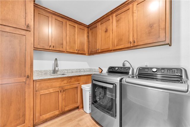 107 NW Highland Road, Bentonville, AR 72712
