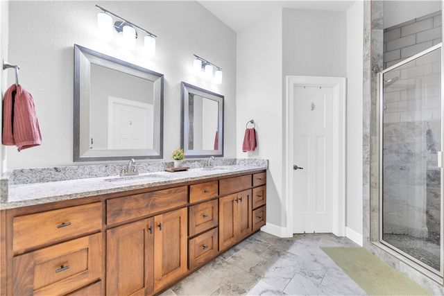 107 NW Highland Road, Bentonville, AR 72712