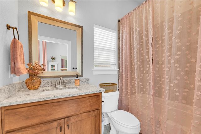 107 NW Highland Road, Bentonville, AR 72712