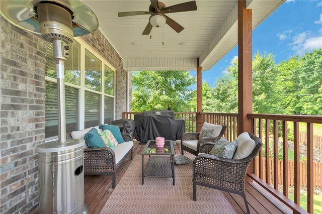 107 NW Highland Road, Bentonville, AR 72712