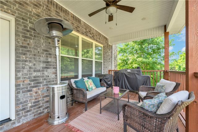 107 NW Highland Road, Bentonville, AR 72712