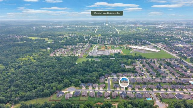 107 NW Highland Road, Bentonville, AR 72712
