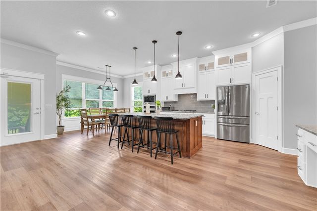 107 NW Highland Road, Bentonville, AR 72712