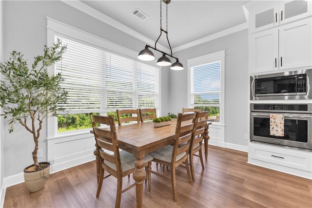 107 NW Highland Road, Bentonville, AR 72712