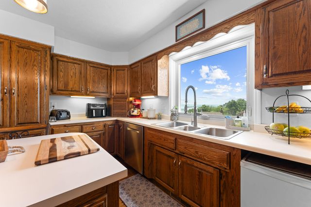 77 Johnson Way Lane, Kimberling City, MO 65686
