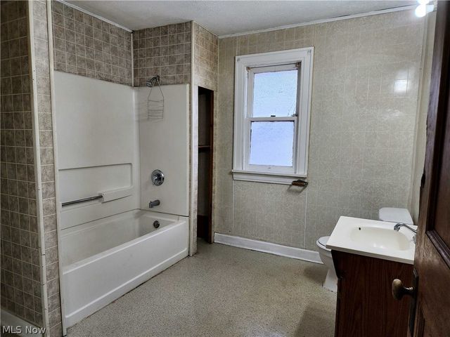 104 6th Street NE, Massillon, OH 44646