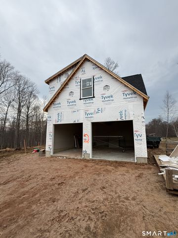 2 Town Line Drive, East Hampton, CT 06424