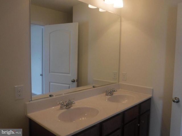 202 MAGELLAN, Martinsburg, WV 25404