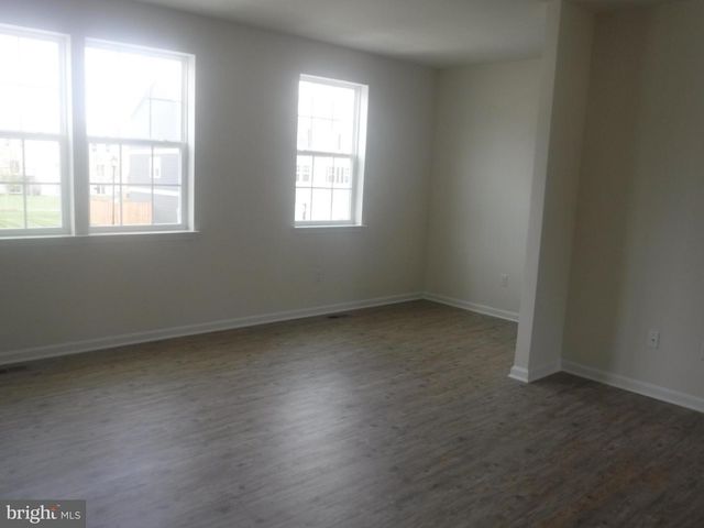 202 MAGELLAN, Martinsburg, WV 25404