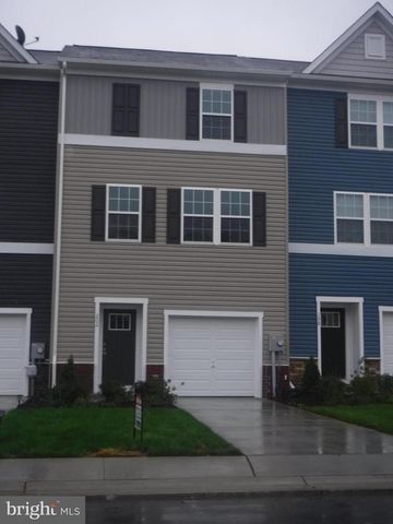 202 MAGELLAN, Martinsburg, WV 25404