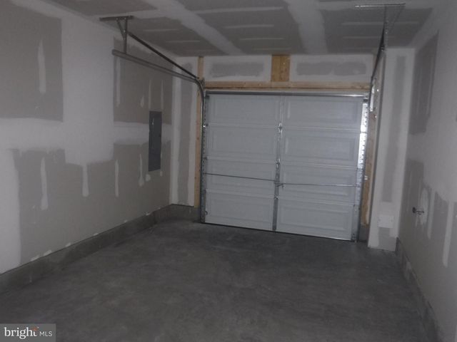 202 MAGELLAN, Martinsburg, WV 25404