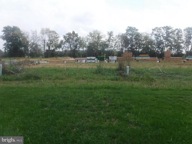 202 MAGELLAN, Martinsburg, WV 25404