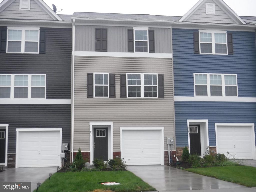 202 MAGELLAN, Martinsburg, WV 25404