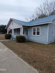 603 N Main Street, Salemburg, NC 28385