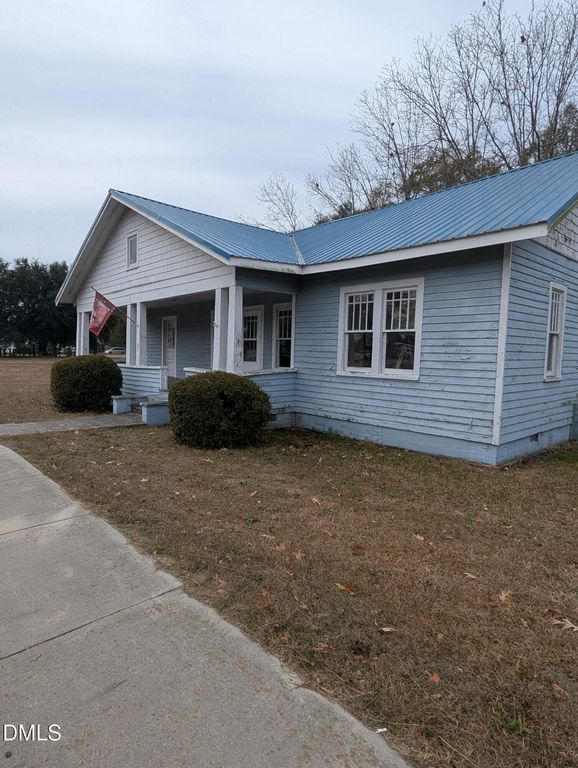 603 N Main Street, Salemburg, NC 28385