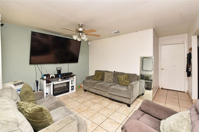 10119 Hannon Drive, Houston, TX 77040