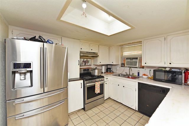 10119 Hannon Drive, Houston, TX 77040