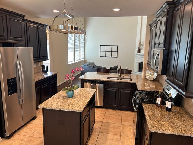 6819 Hunters Trace Lane, Baytown, TX 77521