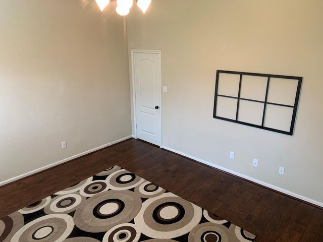 6819 Hunters Trace Lane, Baytown, TX 77521