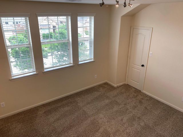 6819 Hunters Trace Lane, Baytown, TX 77521