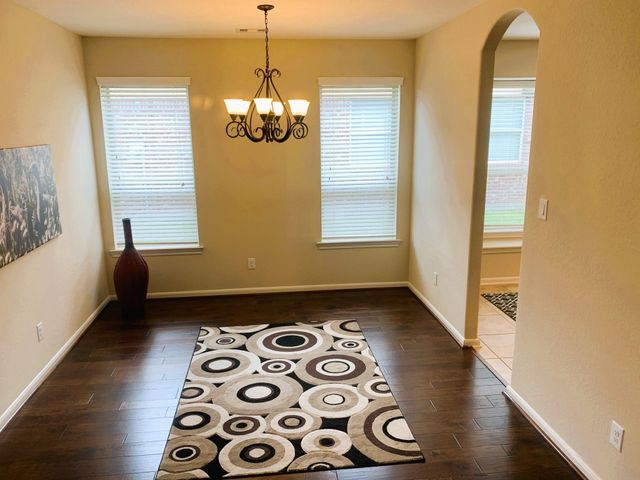 6819 Hunters Trace Lane, Baytown, TX 77521