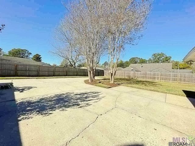 10727 Danbury Dr, Baton Rouge, LA 70809
