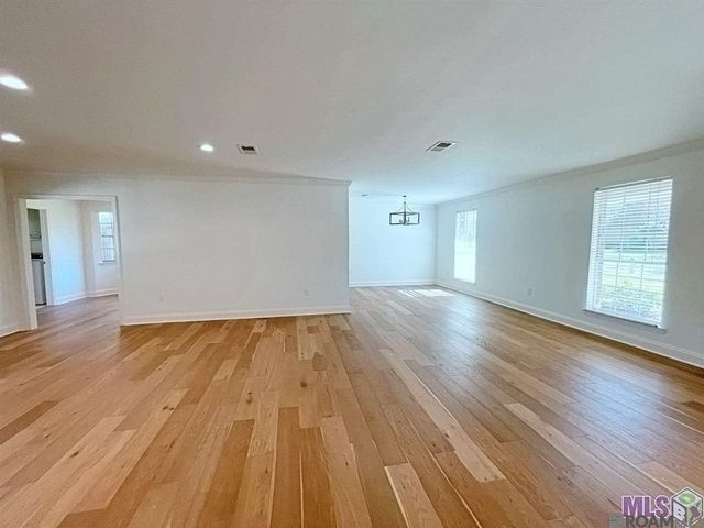 10727 Danbury Dr, Baton Rouge, LA 70809