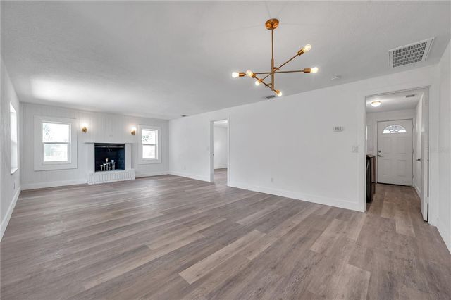 921 7TH STREET NW, Largo, FL 33770