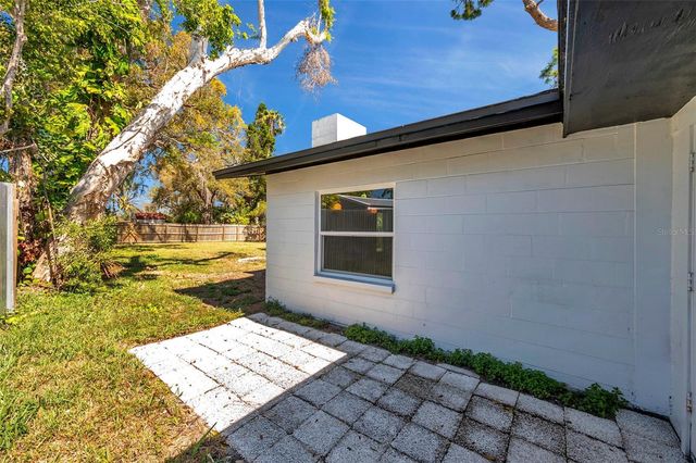 921 7TH STREET NW, Largo, FL 33770