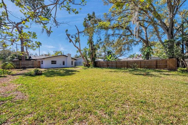 921 7TH STREET NW, Largo, FL 33770