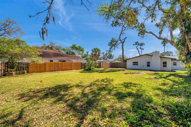 921 7TH STREET NW, Largo, FL 33770