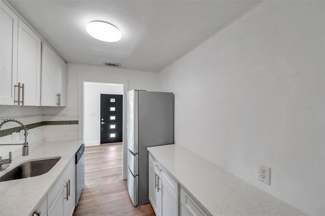 921 7TH STREET NW, Largo, FL 33770