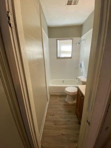 2421 ARLINGTON AVE, Memphis, TN 38114