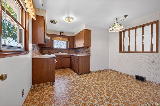 2918 Seneca Avenue, Niagara Falls, NY 14305