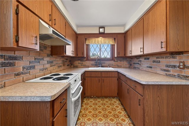 2918 Seneca Avenue, Niagara Falls, NY 14305