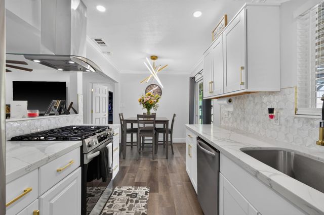 217 Morada Ln, Stockton, CA 95210