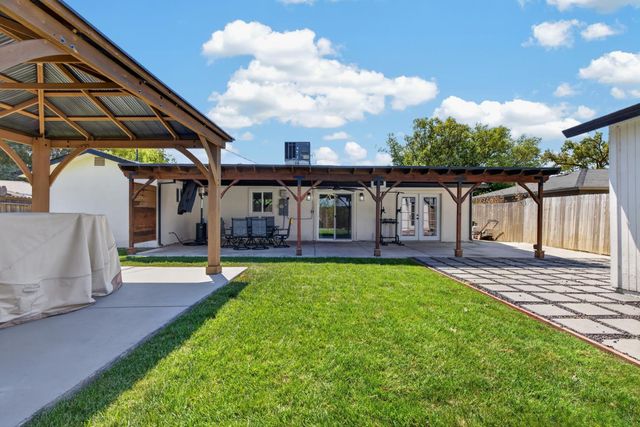 217 Morada Ln, Stockton, CA 95210