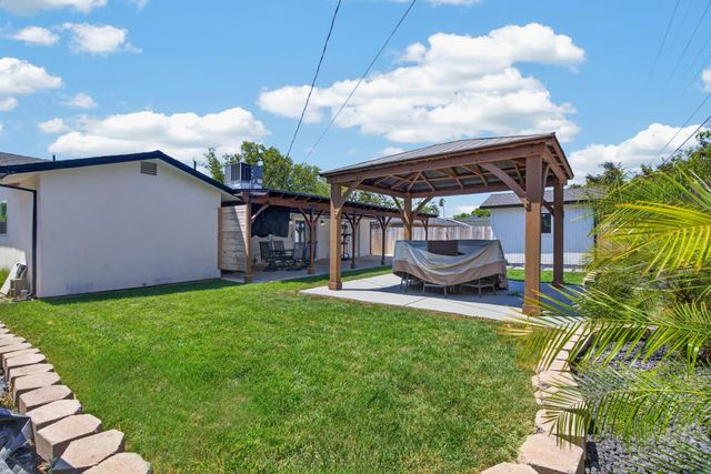 217 Morada Ln, Stockton, CA 95210