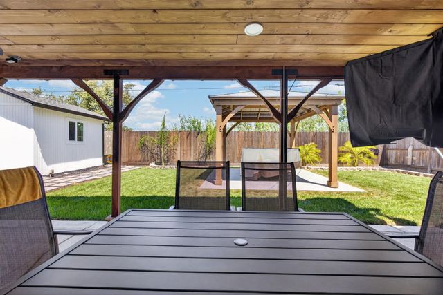 217 Morada Ln, Stockton, CA 95210